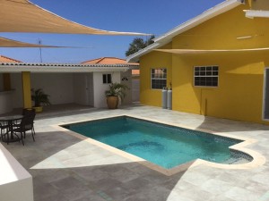 Huurwoning Sunset Heights met zwembad