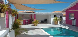 Huurwoning Sunset Heights met zwembad