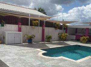 Huurwoning Sunset Heights met zwembad