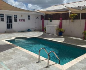 Huurwoning Sunset Heights met zwembad