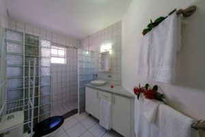 Huurwoning Sunset Heights met zwembad