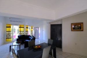 Huurwoning Sunset Heights met zwembad
