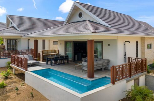 Huurvilla Blue Bay The Jazmyn met zwembad