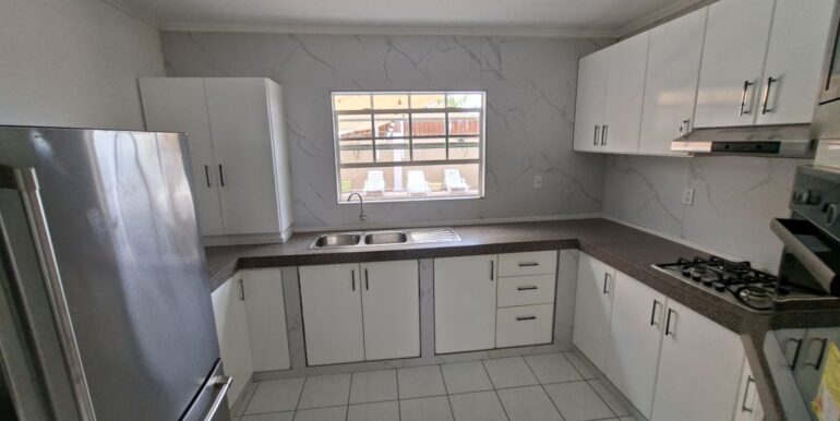 Huurwoning Sunset Heights met zwembad