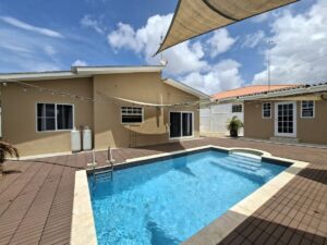 Huurwoning Sunset Heights met zwembad