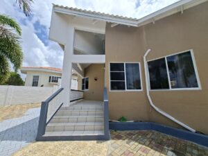 Huurwoning Sunset Heights met zwembad