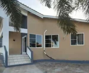 Huurwoning Sunset Heights met zwembad