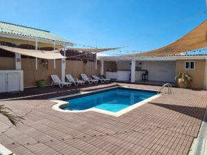 Huurwoning Sunset Heights met zwembad