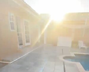 Huurwoning Sunset Heights met zwembad