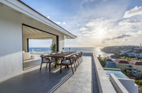 Royale huurvilla Blue Bay met view