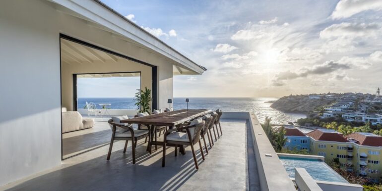 Royale huurvilla Blue Bay met view