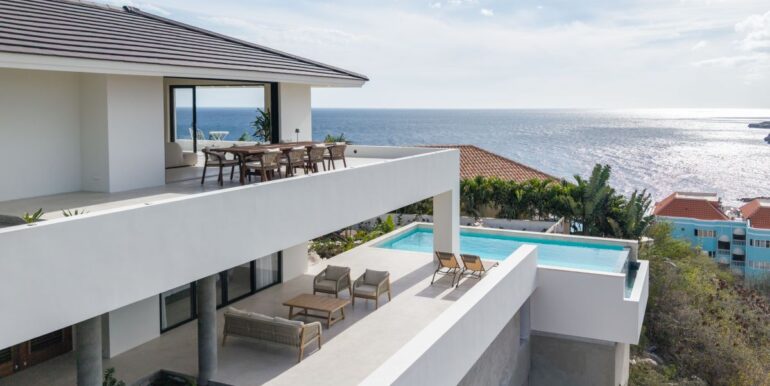 Royale huurvilla Blue Bay met view
