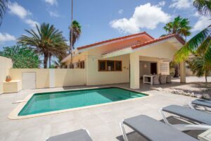 Huurwoning met zwembad Kashutuin