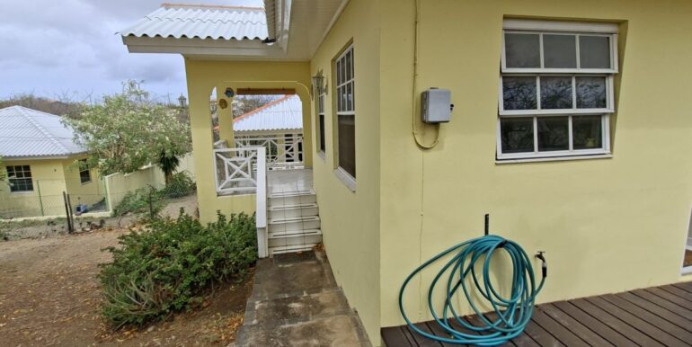 Vrijstaande Huurwoning Seru Lora